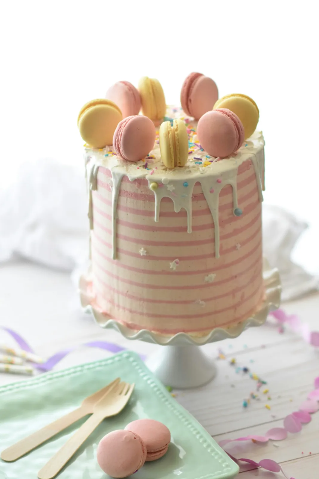 Rosa con macarons